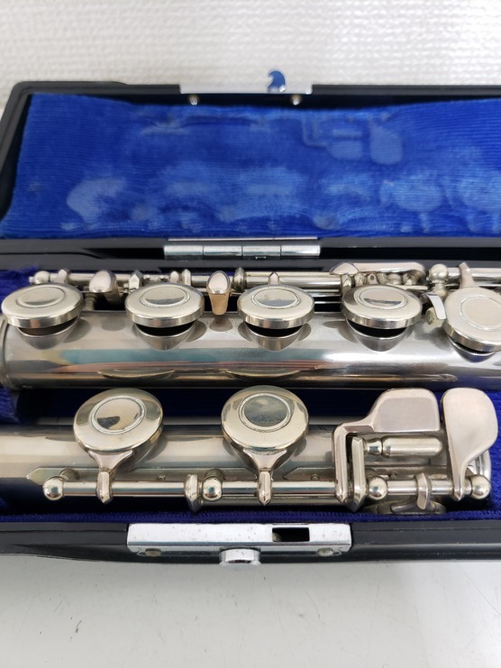 4-30 YAMAHA フルート YFL-23 ハードケース付き 中古品 吹鳴未確認