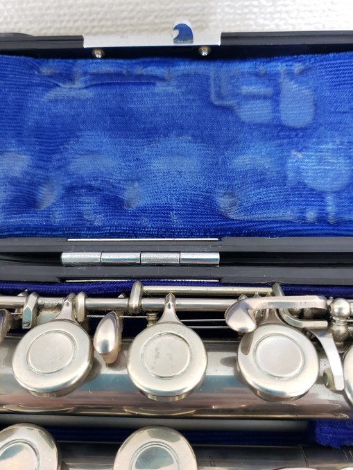 4-30 YAMAHA フルート YFL-23 ハードケース付き 中古品 吹鳴未確認