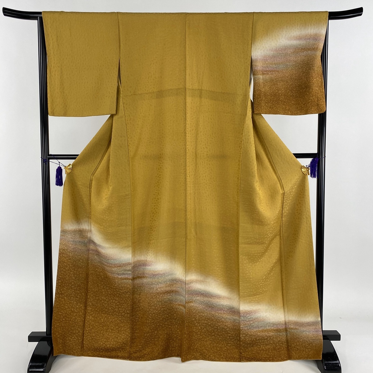 訪問着 美品 名品 やまと誂製 霞ぼかし 地紋 金通し 黄土色 袷 身丈168cm 裄丈65.5cm M 正絹 【中古】 値引き済 ☆☆☆☆
