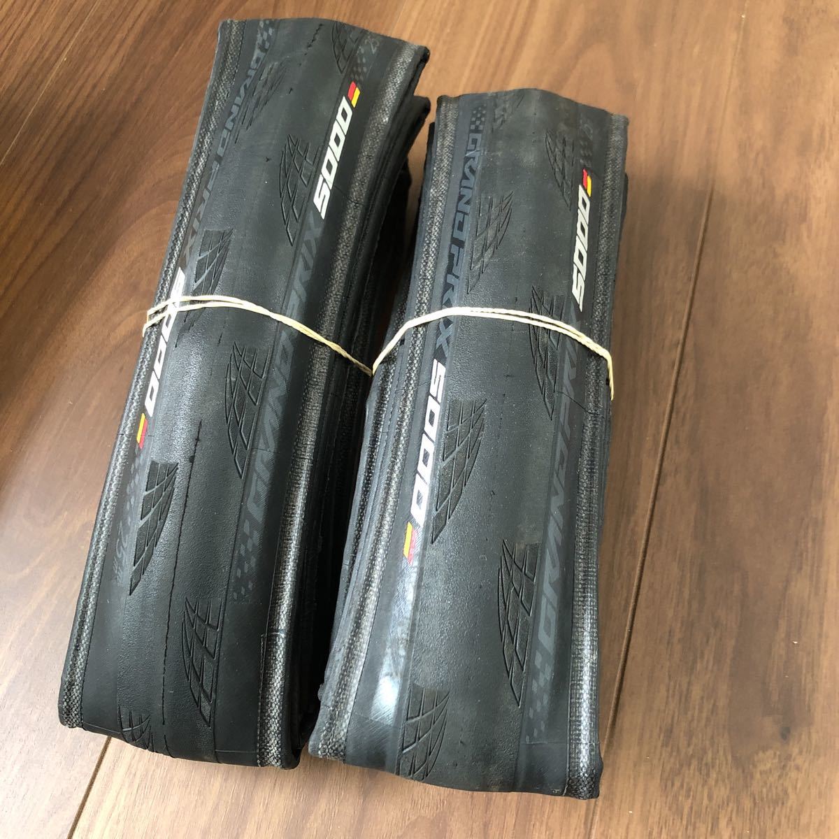 SALE，本物保証 走行100km未満 コンチネンタル GRANDPRIX GP5000 クリンチャー 25c&times;2本セット/continental グランプリ(700C（クリンチャー、WO）)｜売買されたオークション情報、yahooの商品情報をアーカイブ公開 - タイヤ