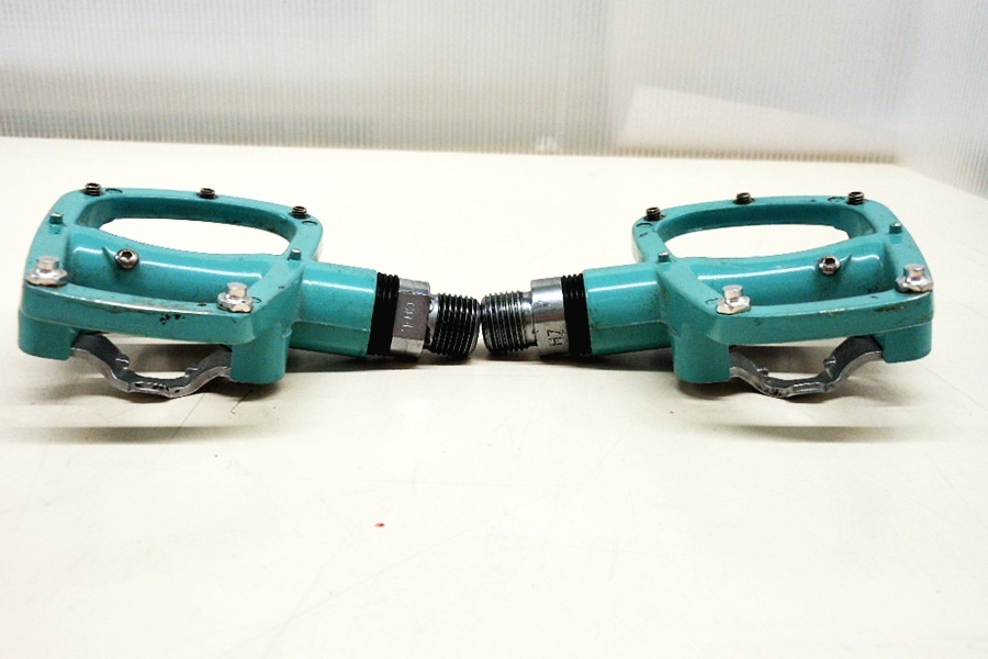 徳山)BIANCHI ビアンキ 2WAYペダル チェレステ R1120B 2379 B200506K03A チェレステ ペダル BIANCHI | Bianchi(ビアンキ) クロモ