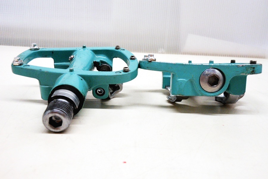 徳山)BIANCHI ビアンキ 2WAYペダル チェレステ R1120B 2379 B200506K03A チェレステ ペダル BIANCHI | Bianchi(ビアンキ) クロモ