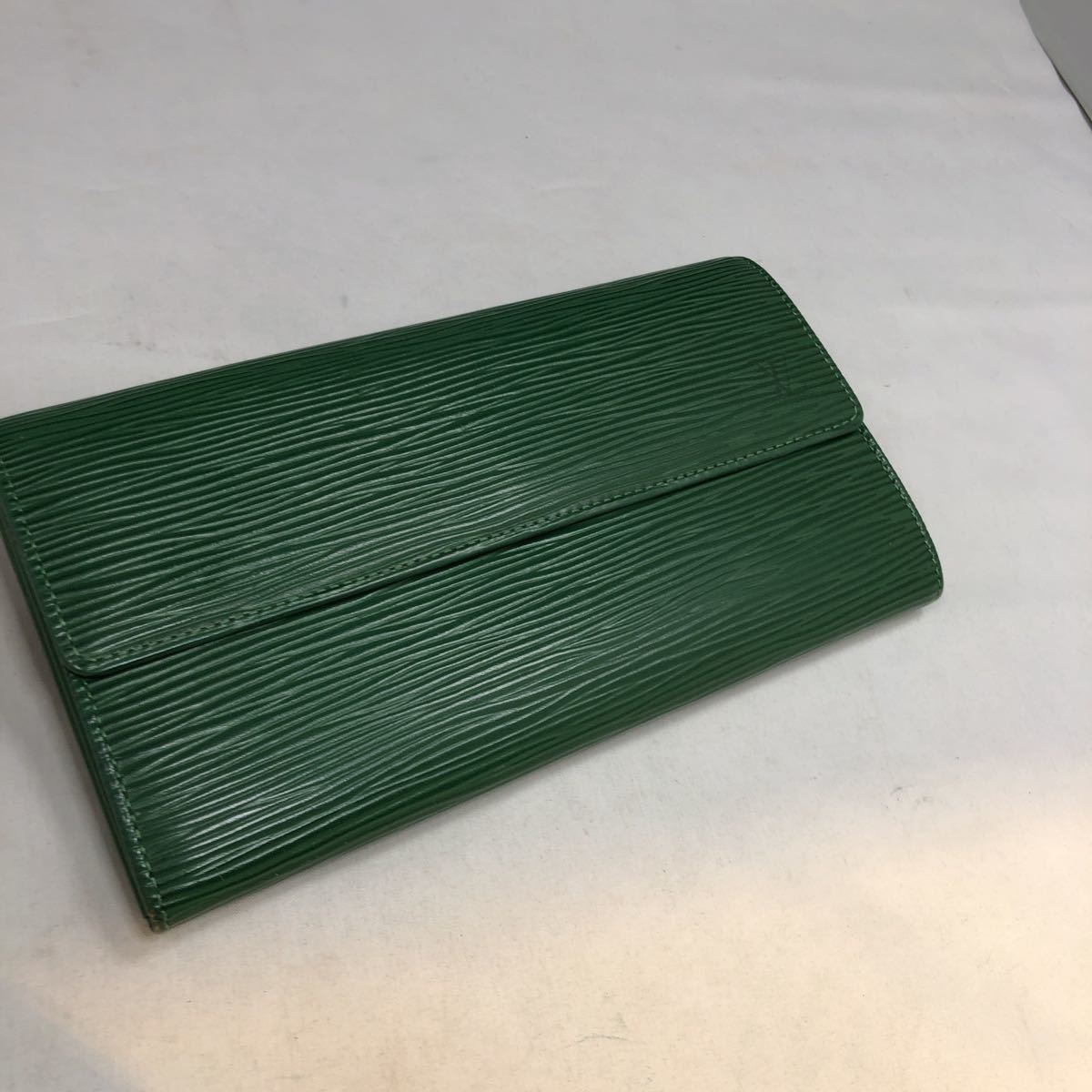 LOUIS VUITTON ルイヴィトン エピ ポルトモネ クレディー 二つ折り 長 