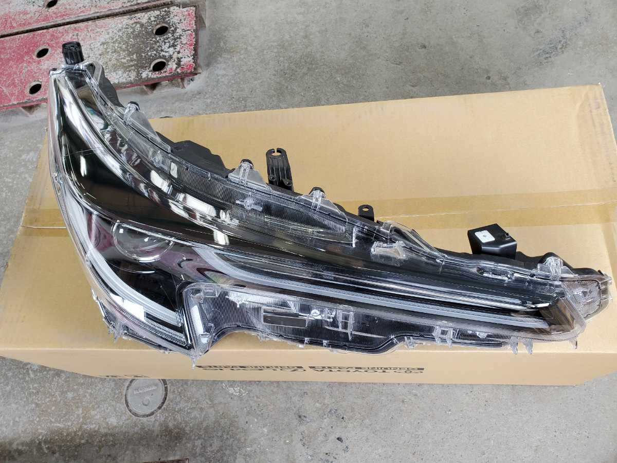 ★良品★ZWE211H カローラスポーツ 右ヘッドライト コイト12-614 品番81105-12L10 使用走行25，500km!!　ZWE213　NRE210　NRE214 2026年最新Yahoo!オークション -カローラスポーツ ヘッドライトの ヘッドライトLED ZWE211H&frasl;NRE210H&frasl;NRE214H カローラスポーツヘッドライトの通販