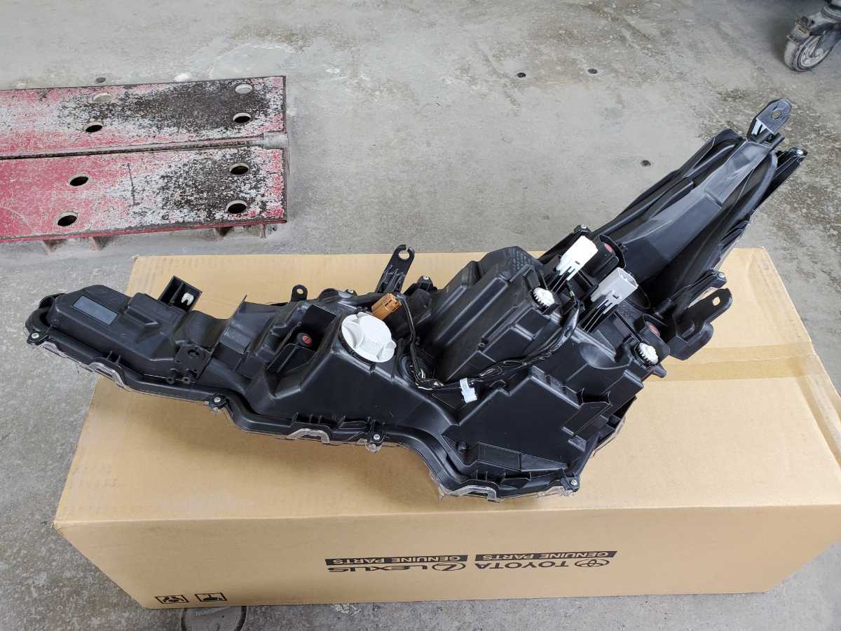 ★良品★ZWE211H カローラスポーツ 右ヘッドライト コイト12-614 品番81105-12L10 使用走行25，500km!!　ZWE213　NRE210　NRE214 2026年最新Yahoo!オークション -カローラスポーツ ヘッドライトの ヘッドライトLED ZWE211H&frasl;NRE210H&frasl;NRE214H カローラスポーツヘッドライトの通販
