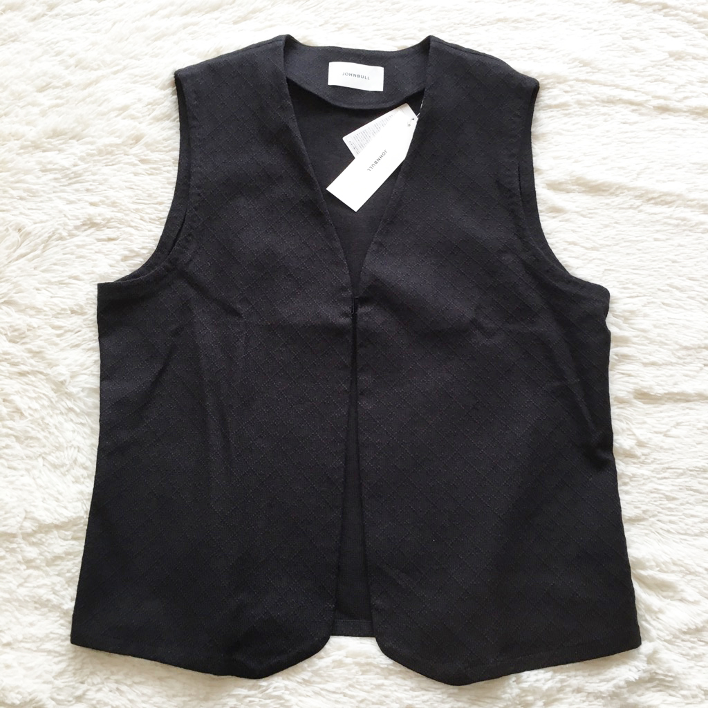 ジョンブル　シンサレートスリットショルダーパフベスト　黒 JOHNBULL 撥水シンサレートスリットショルダーパフベストのご紹介