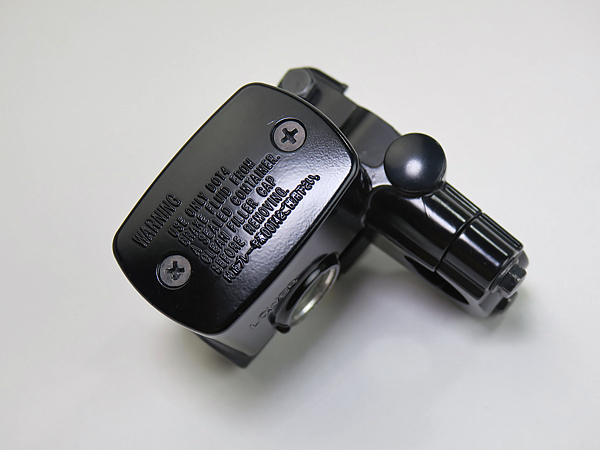 YZF-R25 RG43J 純正フロントキャリパー！E53YA | ゆ フロントブレーキ