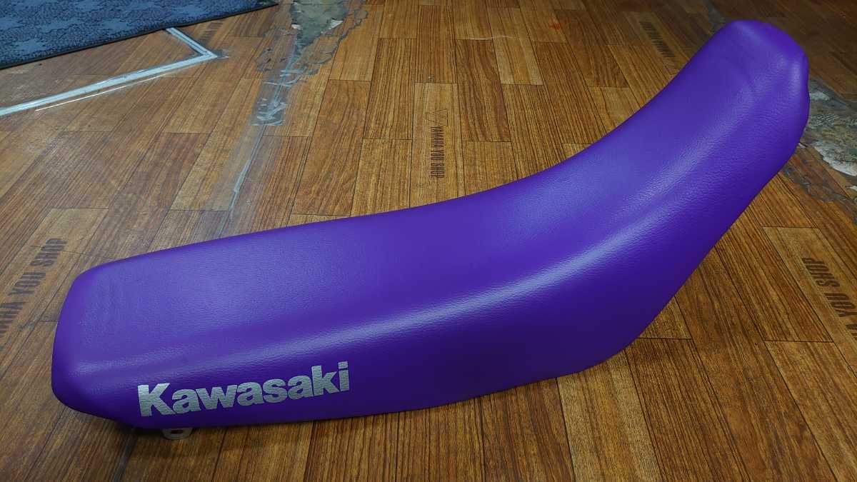 お得，本物保証 カワサキ KDX220SR 純正シート(純正品)｜売買されたオークション情報、yahooの商品情報をアーカイブ公開 - オークファン カワサキ用