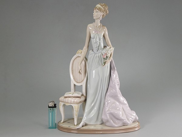 G323. LLADRO リヤドロ No.1495「素敵なウエディング」女性 フィギュ