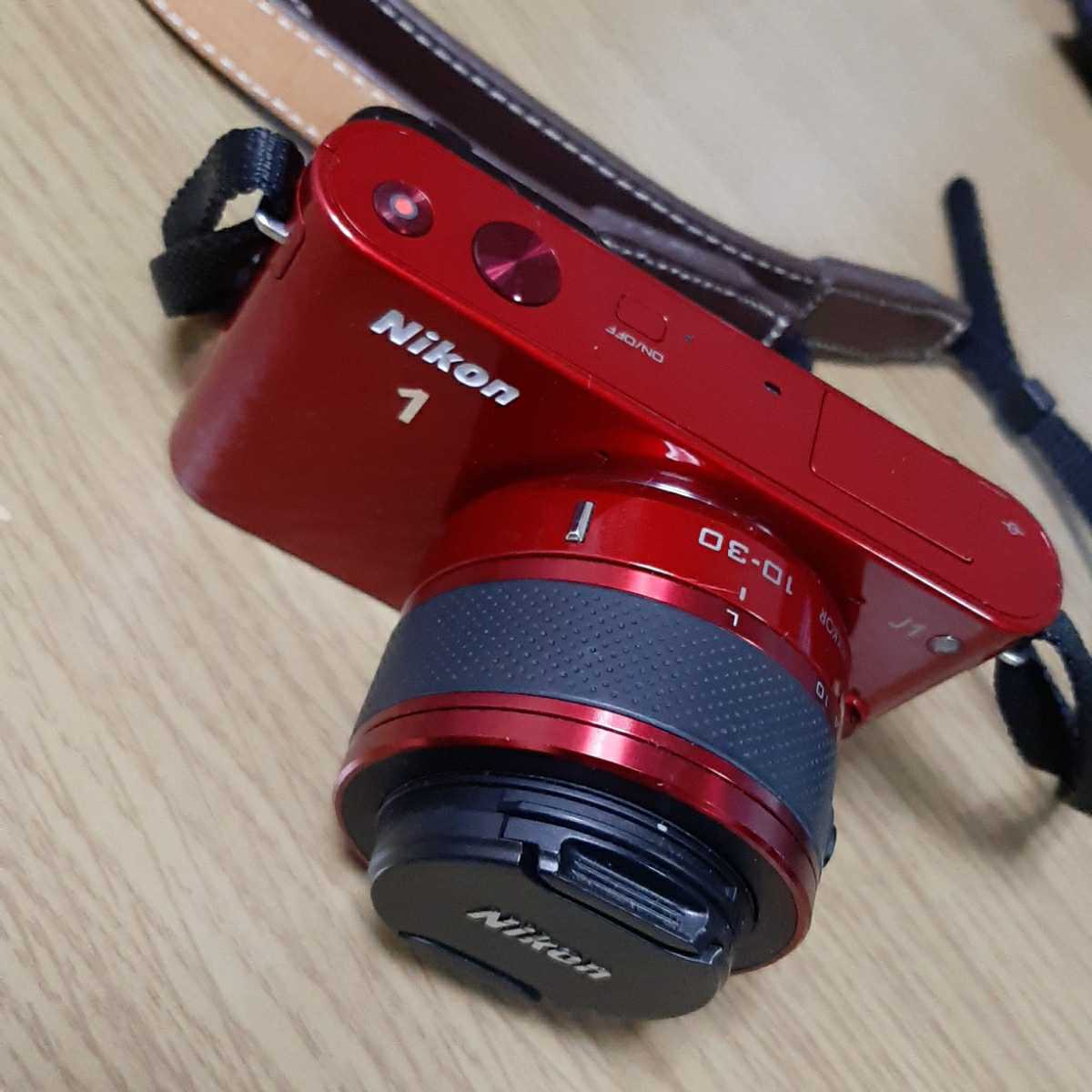 Nikon 1 J1 本体 バッテリー 充電器 ストラップ付ショット数約3700 デジタル一眼カメラ Nikon 1 J1 レッド バッテリー・充電器