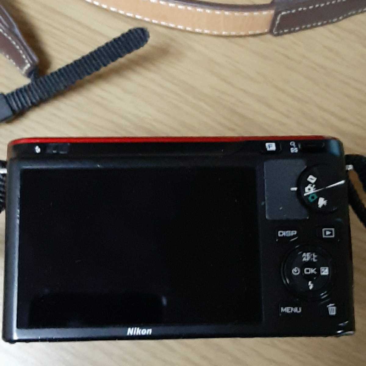 デジタル一眼カメラ Nikon 1 J1 レッド バッテリー・充電器