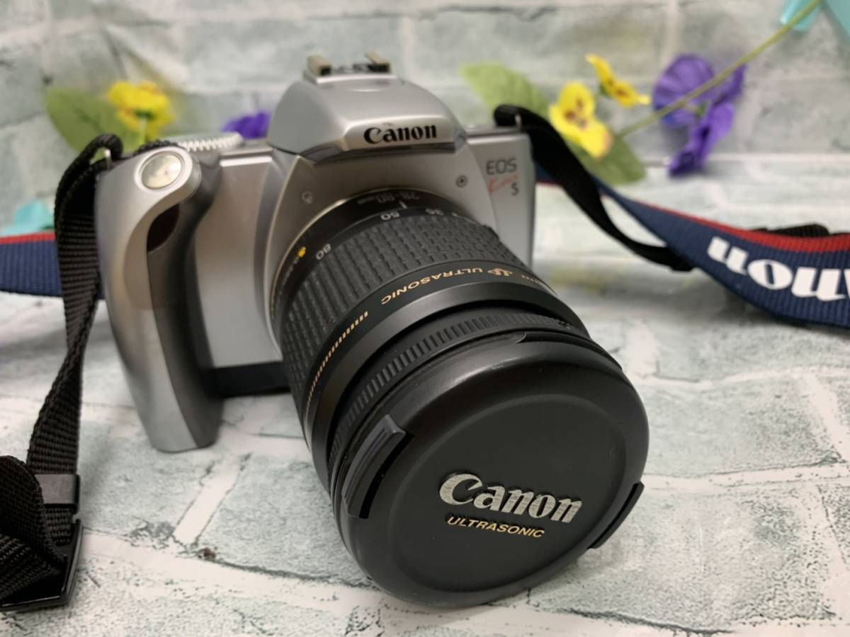 Canon EOS Kiss X5 Camera | SLR Digital with eBay Kit Lens Lense 18 