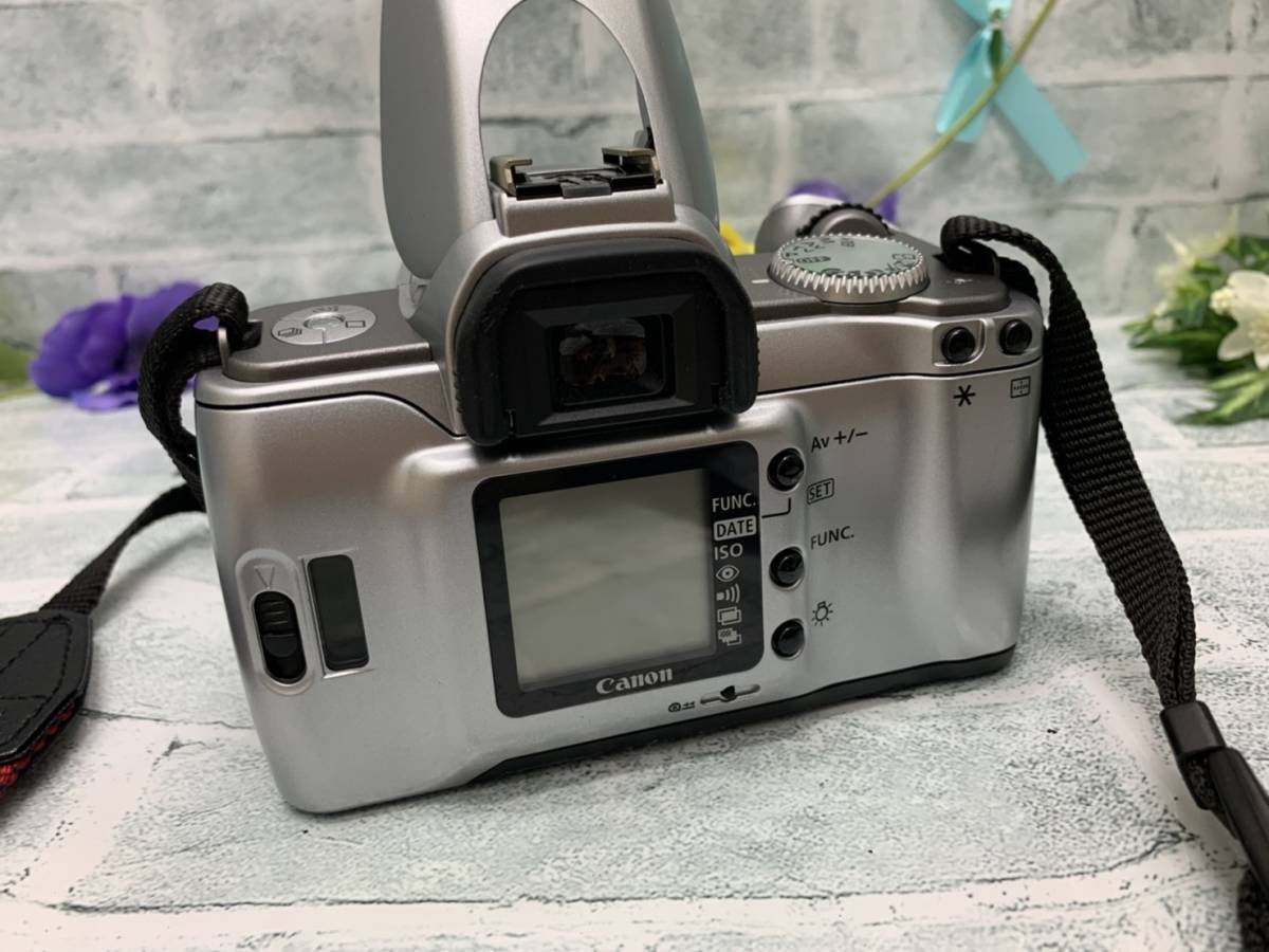 Canon EOS Kiss X5 Camera | SLR Digital with eBay Kit Lens Lense 18 