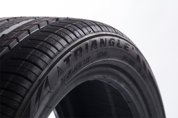 新品 激安 255/35R19 4本総額24，040円 トライアングル(TRIANGLE
