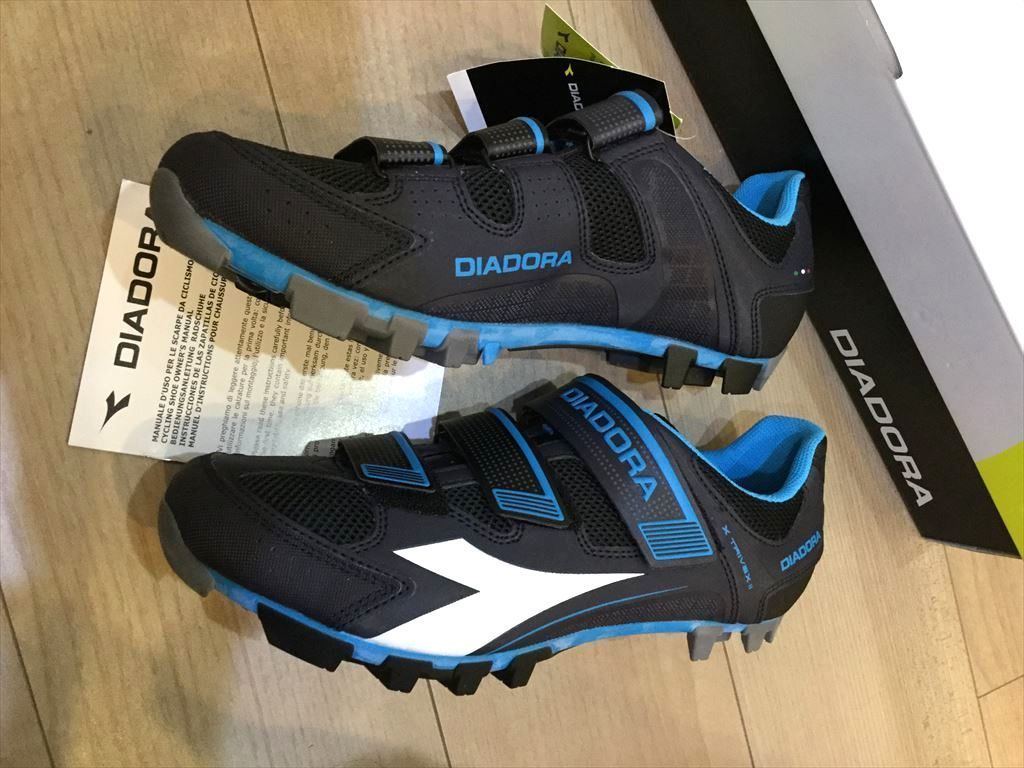 人気定番，限定SALE 残1 DIADORA X-Trivex Ⅱ 43 27.5cm SPD対応 黒白青(27cm～)｜売買されたオークション情報、yahooの商品情報をアーカイブ公開 - オークファン 27cm～