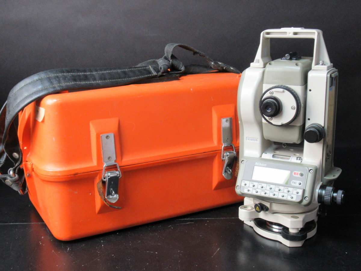 vd587【Nikon/ニコン】NST-10CHG◇トータルステーション◇測量、測定器 