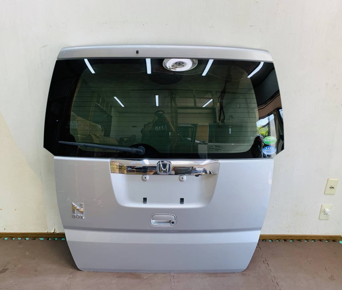 爆買い，限定セール HONDA ホンダ NBOX NBOXカスタム/JF1 JF2 ホンダ 純正 リアゲート バックドア /バグカメラ NH700M(リア)｜売買されたオークション情報、yahooの商品情報をアーカイブ公開 - オークファン ホンダ用
