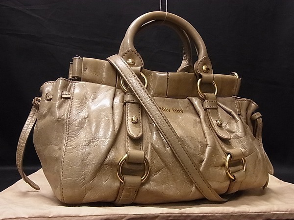 2025夏季 1円 MIUMIU ミュウミュウ ロゴ レザー ゴールド金具 2WAY トート ショルダー ハンドバッグ ブラウン系 I0682BN(かばん、バッグ)｜売買されたオークション情報、yahooの商品情報をアーカイブ公開 - かばん、バッグ