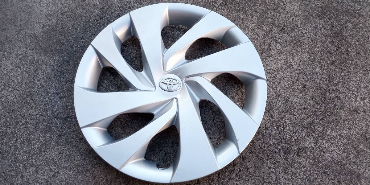 純正 ヤリス トヨタ ホイールキャップ - 14インチ TOYOTAヤリス純正14