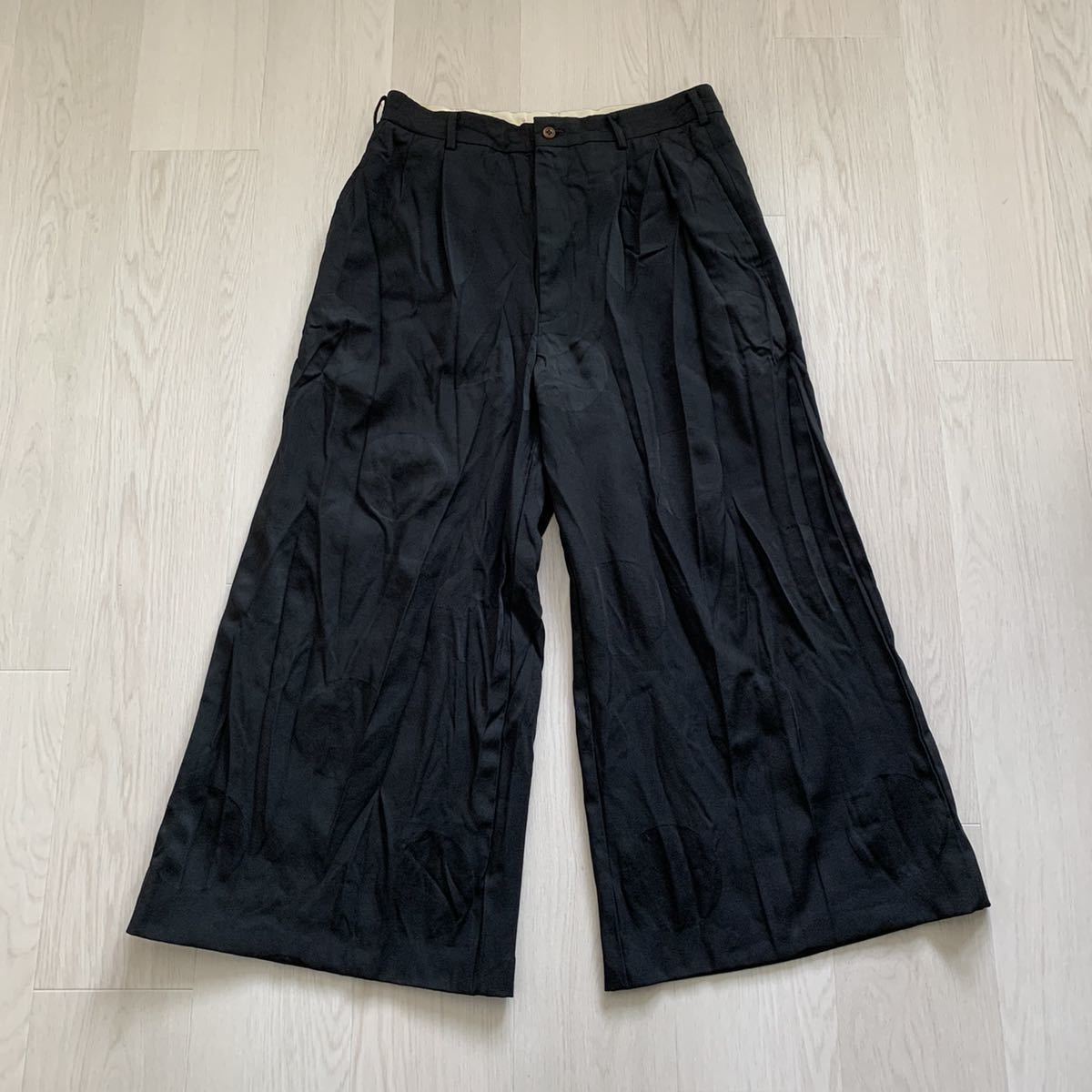 人気定番，お得 ランウェイ着用 COMME des GARCONS HOMME PLUS ポリ縮絨 ドット タック ワイド パンツ S 黒 AD2014 コムデギャルソン オム プリュス(ボトムス)｜売買されたオークション情報、yahooの商品情報をアーカイ 男性用