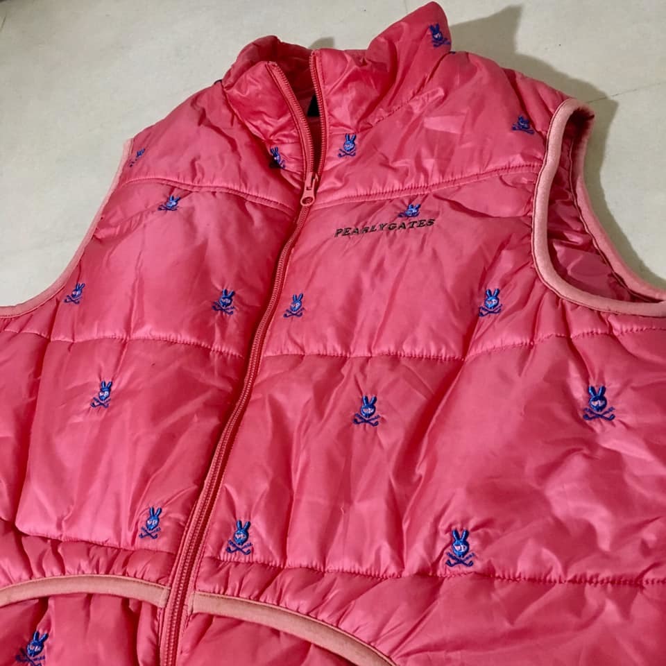 【大人気，人気SALE】 PEARLY GATES パーリーゲイツ 中綿ジップベスト スカルラビット 総柄 ピンク ゴルフウェア レディース 2(ベスト)｜売買されたオークション情報、yahooの商品情報をアーカイブ公開 - オークファン ベスト