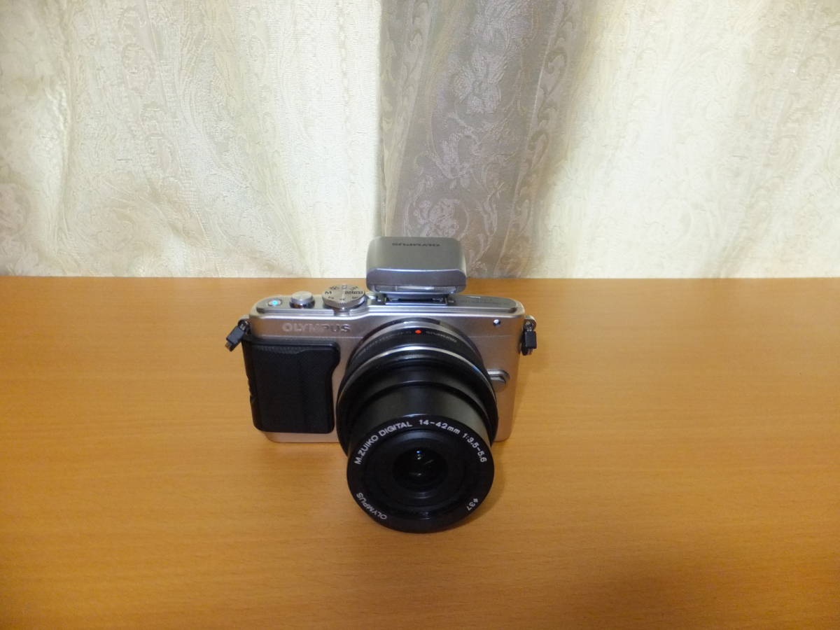 OLYMPUS PEN Lite E-PL5 レンズM.ZUIKO DIGITAL 14-42mm 1:3.5-5.6