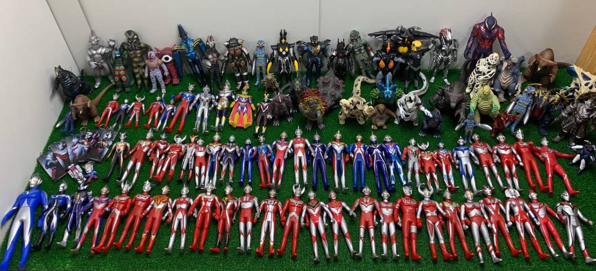 バンダイ | バンダイの2大ソフビシリーズが初のコラボレーション 