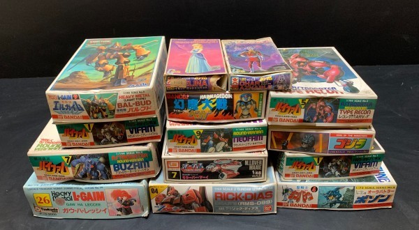 ＊民家整理品　昭和レトロ　プラモデル大量！　ファイファム/オーガス/ガンダム/エルガイム/他　未組み立て品&組み立て途中品