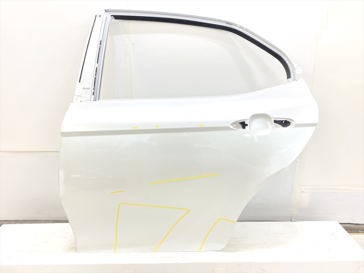 AXVH70 カムリ Yahoo!オークション トヨタ／カムリ トヨタ シルバー