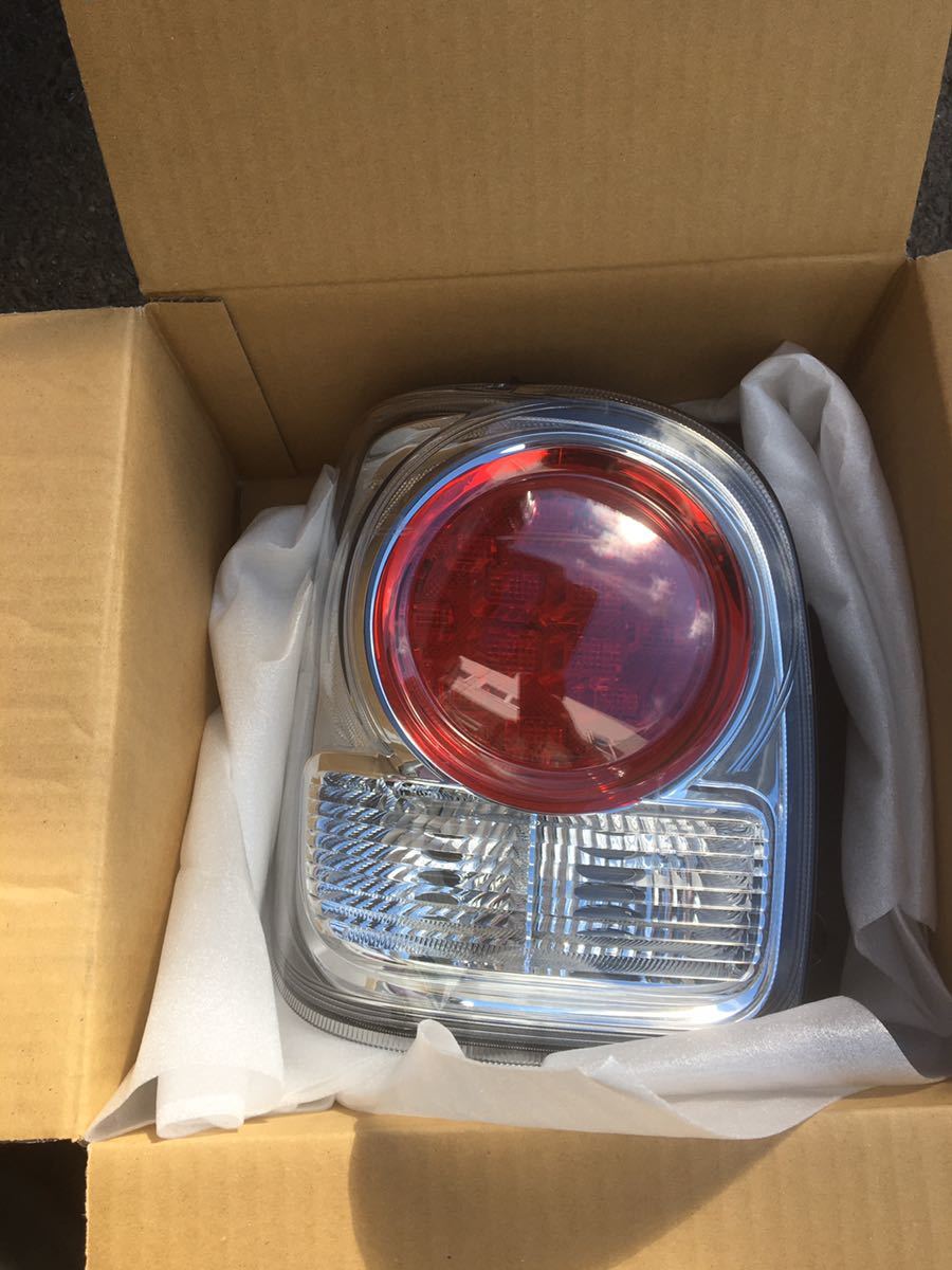 ダイハツ ムーブキャンバス 左R rテールランプユニット 中古 ムーヴ