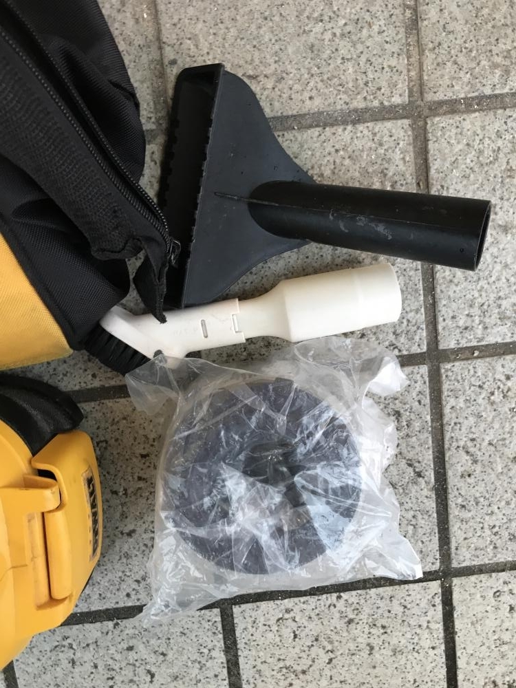 003☆おすすめ商品☆DeWALT 18V充電式クリーナー DC515N バッテリ1個 充電器