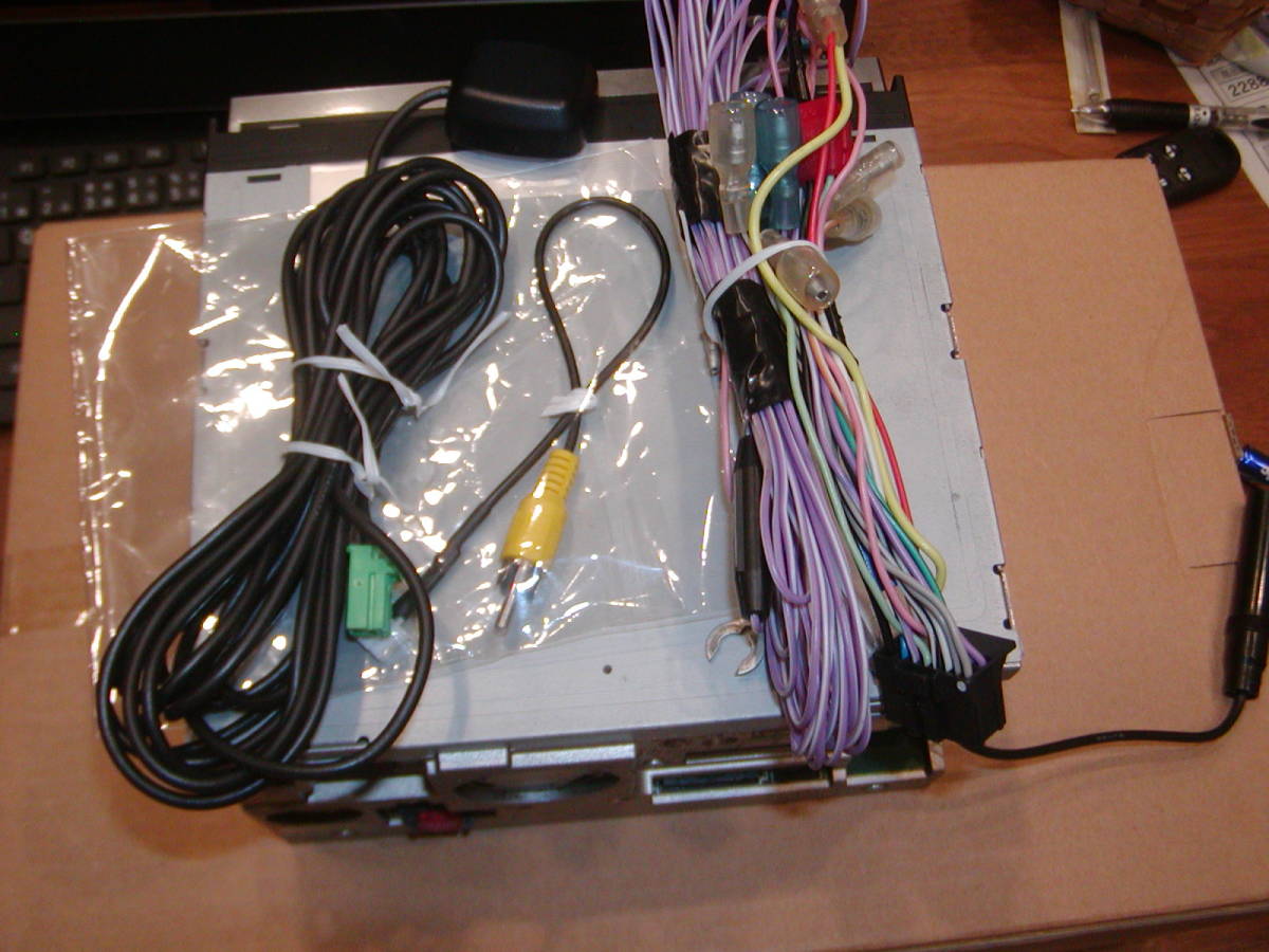 carrozzeria　ＡＶＩＣ－ＨＲＺ０９９　楽ナビ　Bluetooth動作確認済み　個人出品！！ 