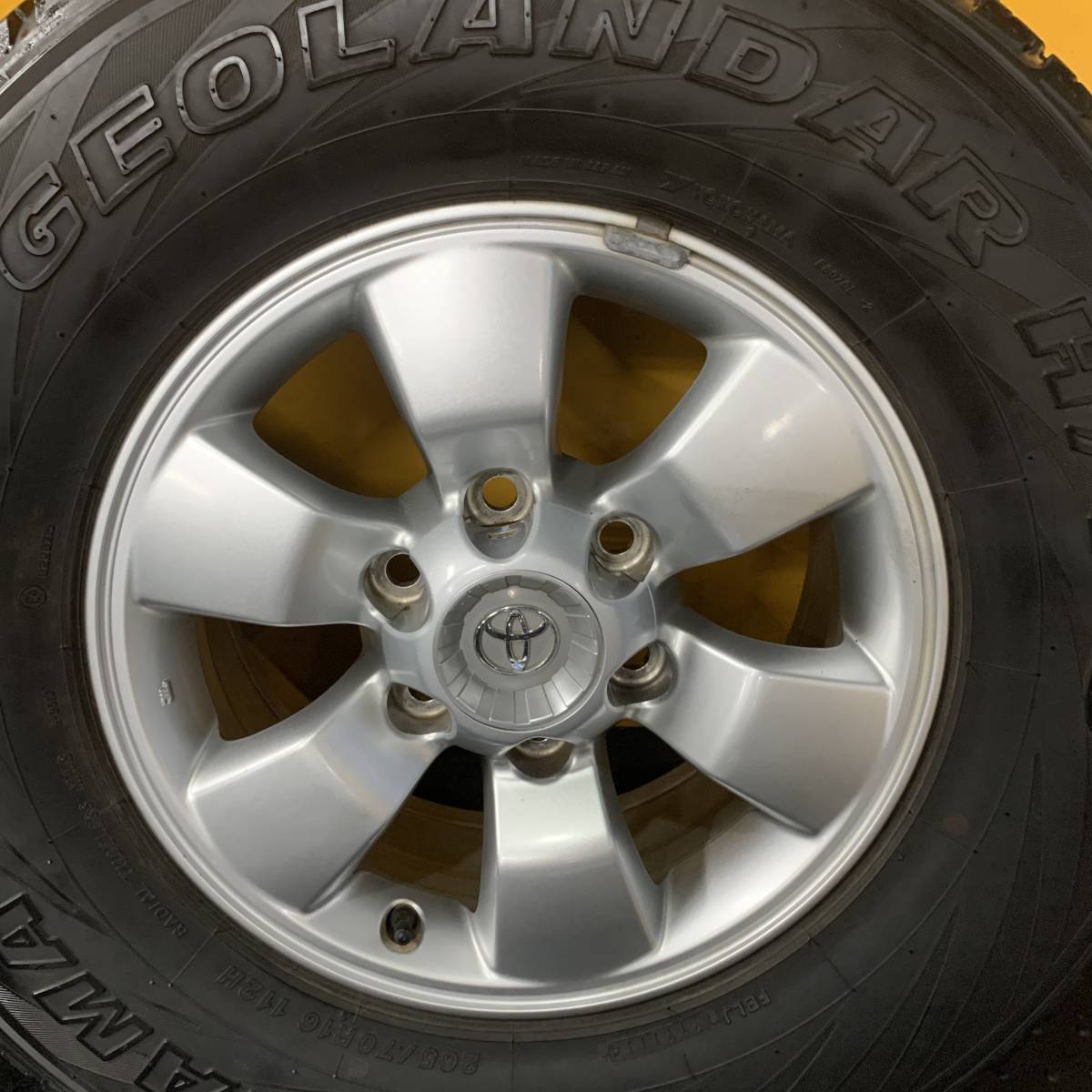 激安】 トヨタ サーフ 純正 265/70R16 7J+30 PCD139.7 6穴