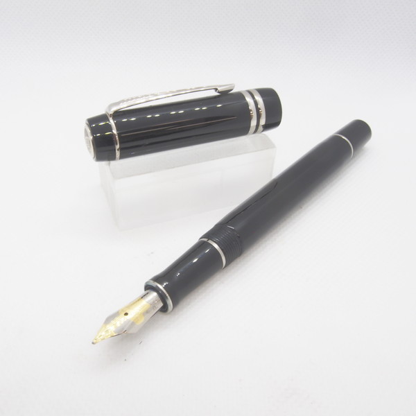 The Parker Duofold Centennial 万年筆とボールペンのセット