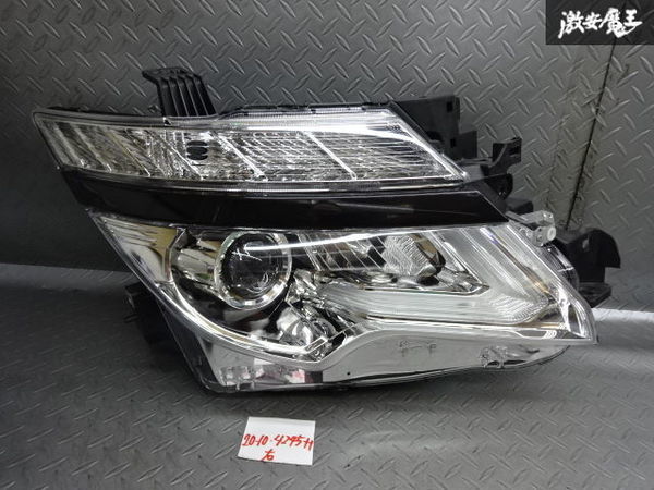 美品 点灯OK 取付OK E51 後期 エルグランド 純正 HID ヘッドライト
