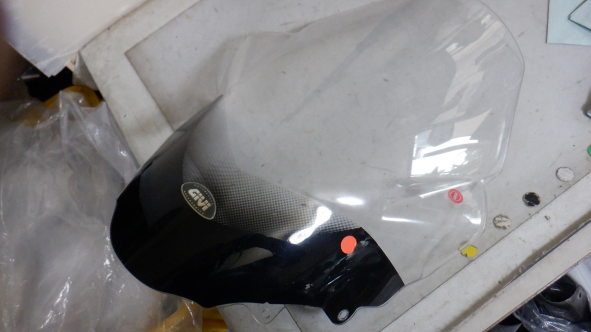 PCX125/150(JF28KF12)☆GIVI☆エアロダイナミックスクリーン☆ウィンド