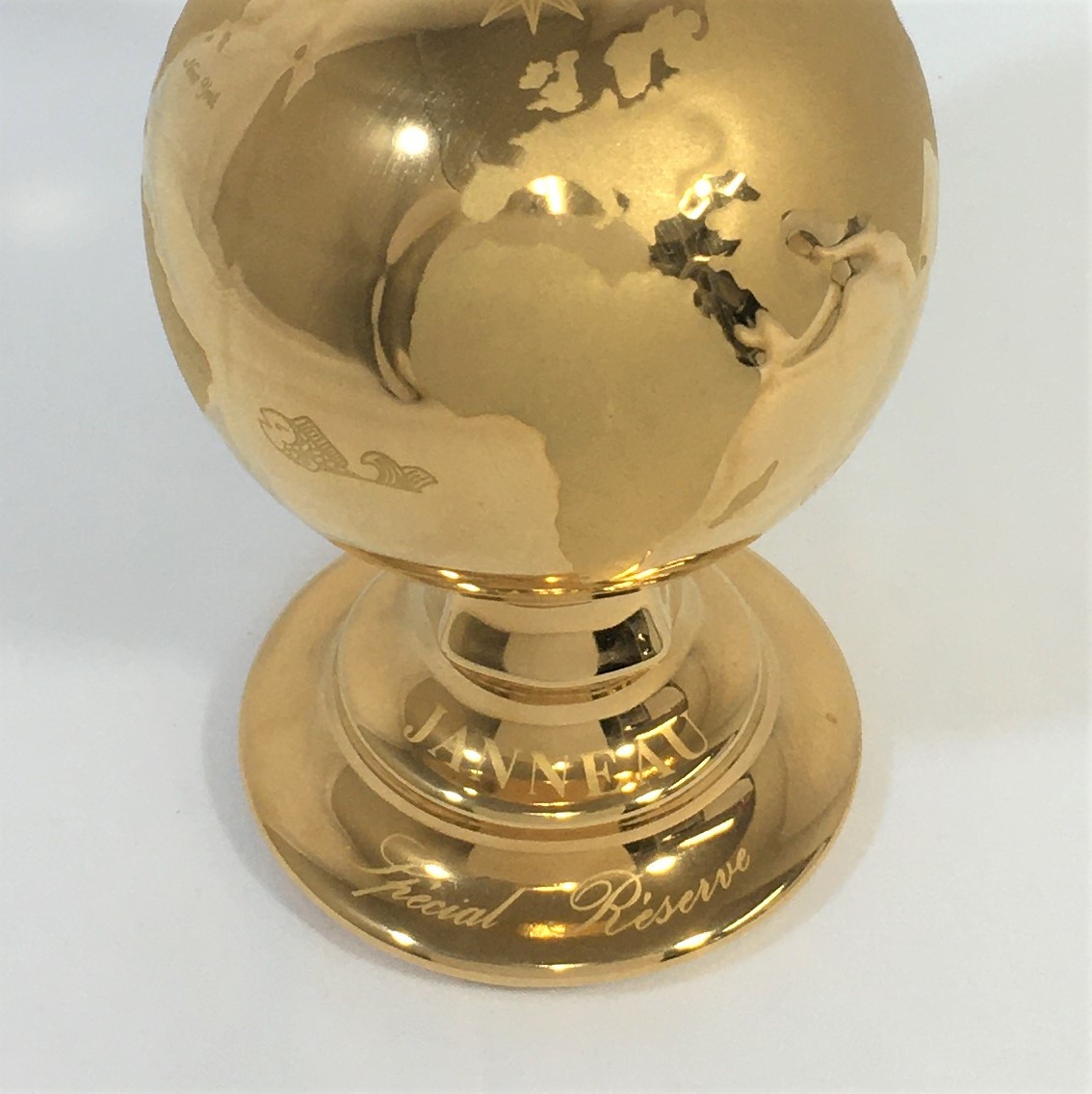 ジャノー スペシャル リザーブ 地球儀 金陶器 700ml 美品 ジャノー スペシャル リザーブ 地球儀 金 陶器ボトル 700ml コニャック