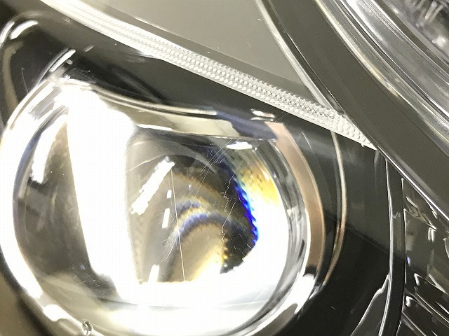 パーツ 041 プリウス 50 ZVW50 ZVW51 ZVW55 右ヘッドライト