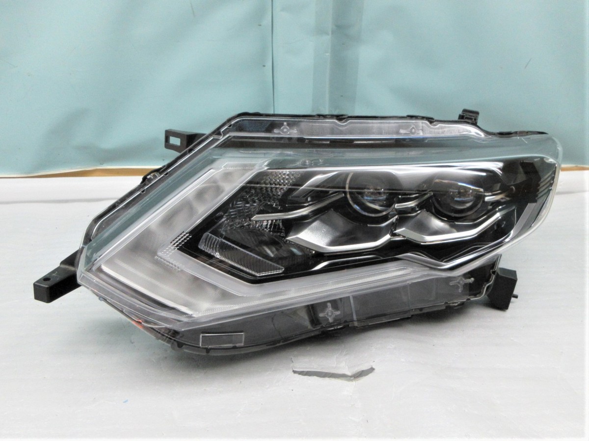 ● T32 エクストレイル X-TRAIL 後期 純正 左ヘッドライト LED 26075-6FP5B 100-23746