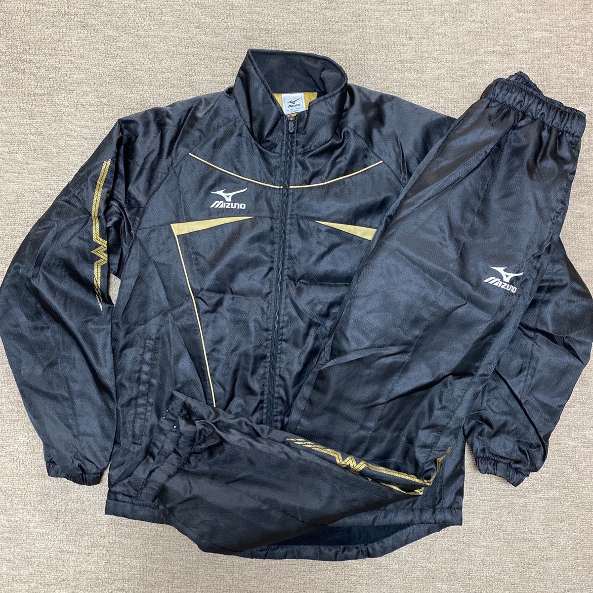 【2026夏季】 MIZUNO ミズノ 中綿入りブレスサーモウィンドブレーカー上下セット メンズLサイズ ブラック&times;ゴールド(ミズノ)｜売買されたオークション情報、yahooの商品情報をアーカイブ公開 - オークフ ナイロン