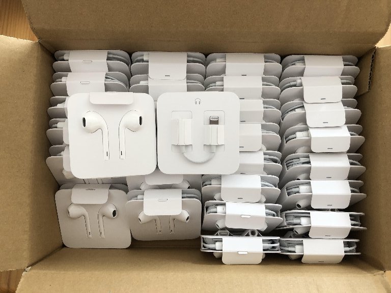 □Apple純正iPhone7以降用イヤホン(未使用）32個