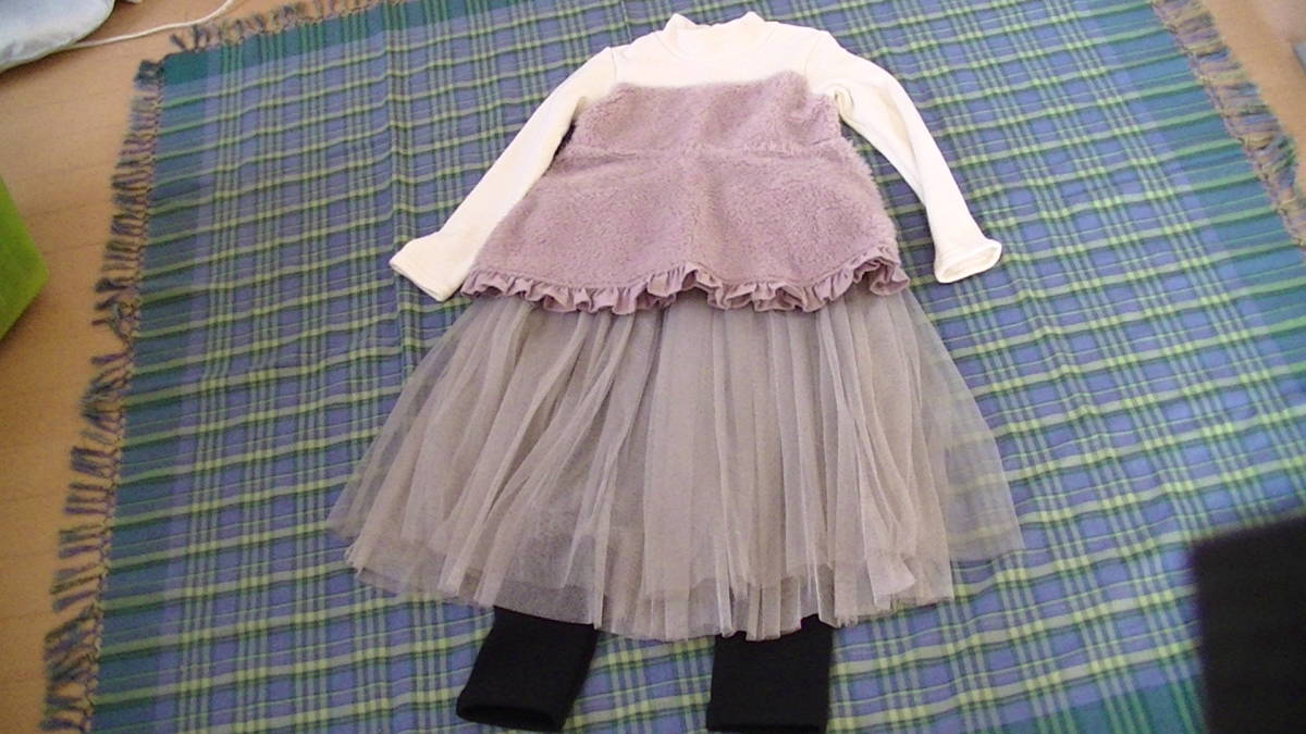 韓国子供服ブランドflo フロー レギンス付きラメ入りチュチュスカート サイズ１３ 130 125 134cm 売買されたオークション情報 Yahooの商品情報をアーカイブ公開 オークファン Aucfan Com