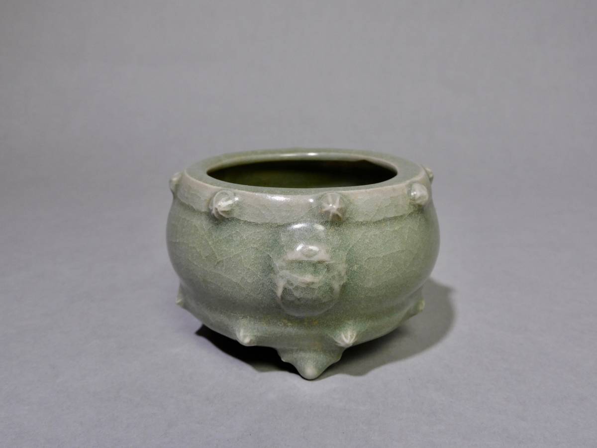 龍泉窯 青磁三足香炉 | 元代 中国 龍泉窯青磁 青磁 三足