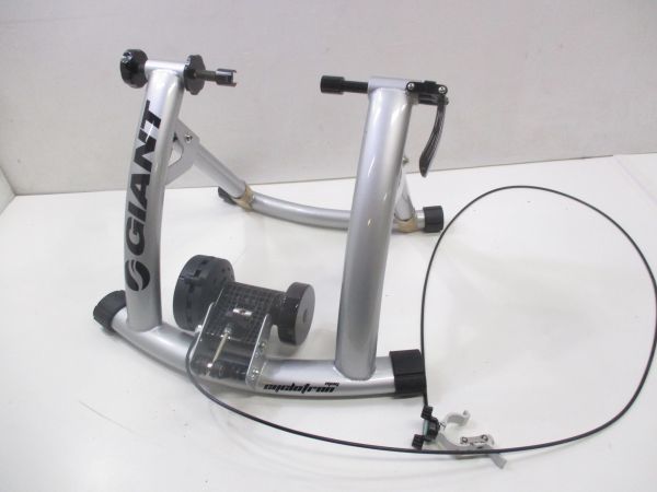CYCLOTRON ジャイアント 高い静粛性を持つ固定ローラー FLUID ST GIANT 