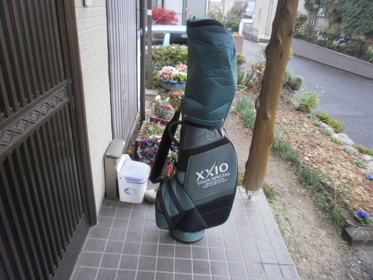 ゼクシオ XXIO ゴルフクラブセットの通販 キャディバッグ付 メンズ XXIOセット中古ゴルフクラブセット : ダンロップ メルカリ - レディース ほぼ新品キャディバッグ付き クラブフルセット SR XXIO（クラブ）のフリマアイテム一覧 レンタル