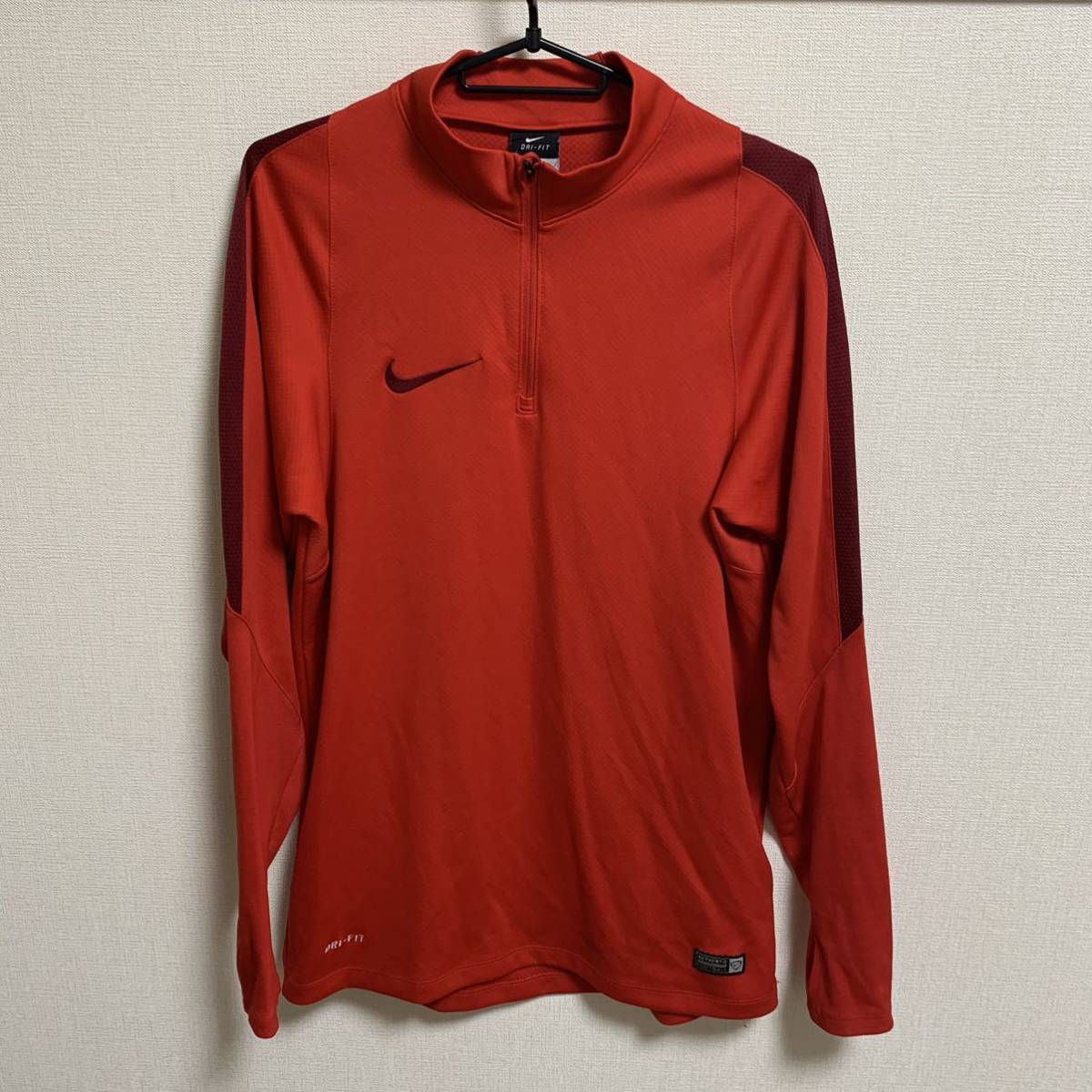 新作，新作登場 NIKE FOOTBALL M 赤 ドリルトップ トレーニングウェア ナイキ サッカー フットサル ランニングウェア(ジャケット、上着)｜売買されたオークション情報、yahooの商品情報をアーカイブ公開 - オー ジャージ