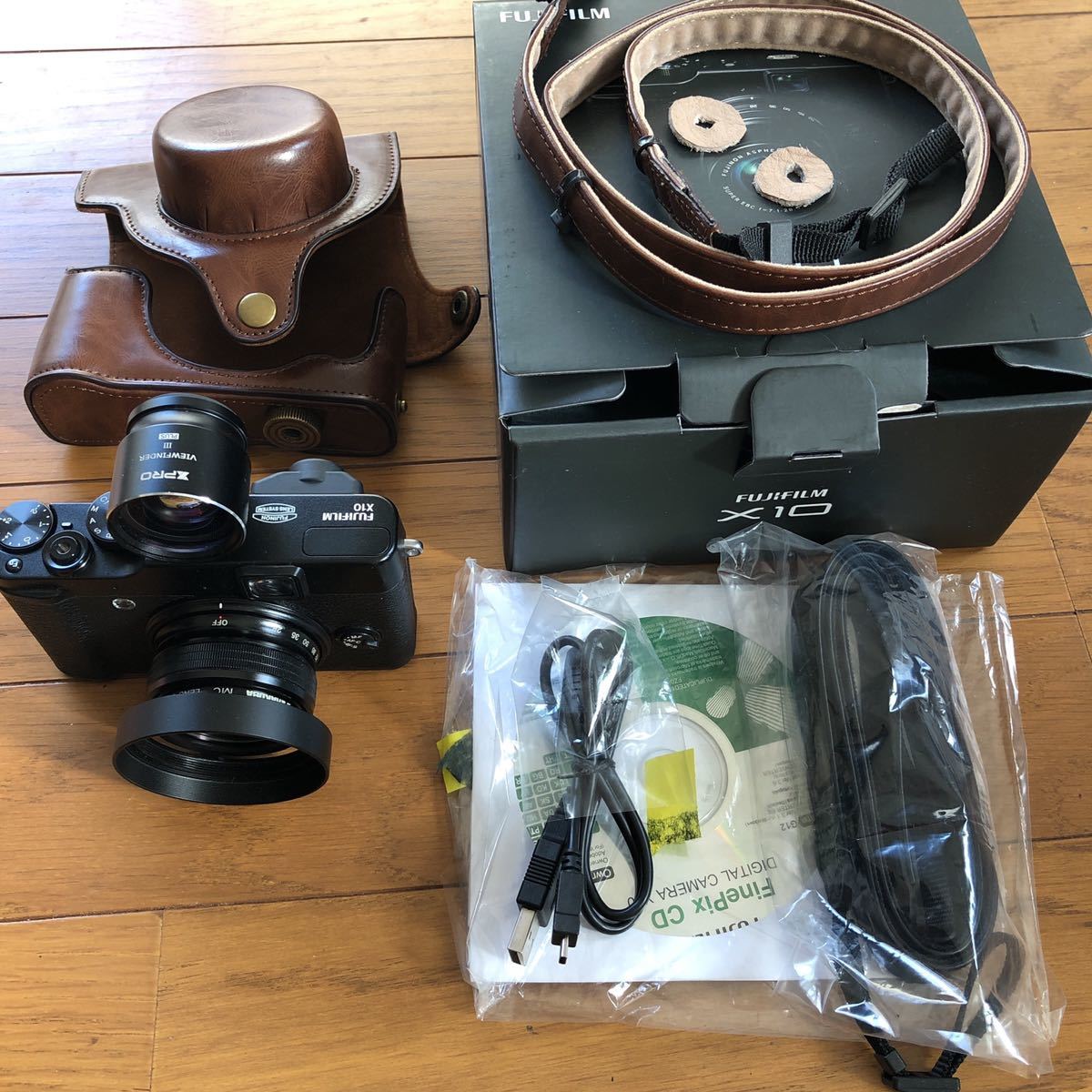 FUJIFILM X10 ミラーレスカメラ ボディ USED美品 APS-C 富士フイルム 