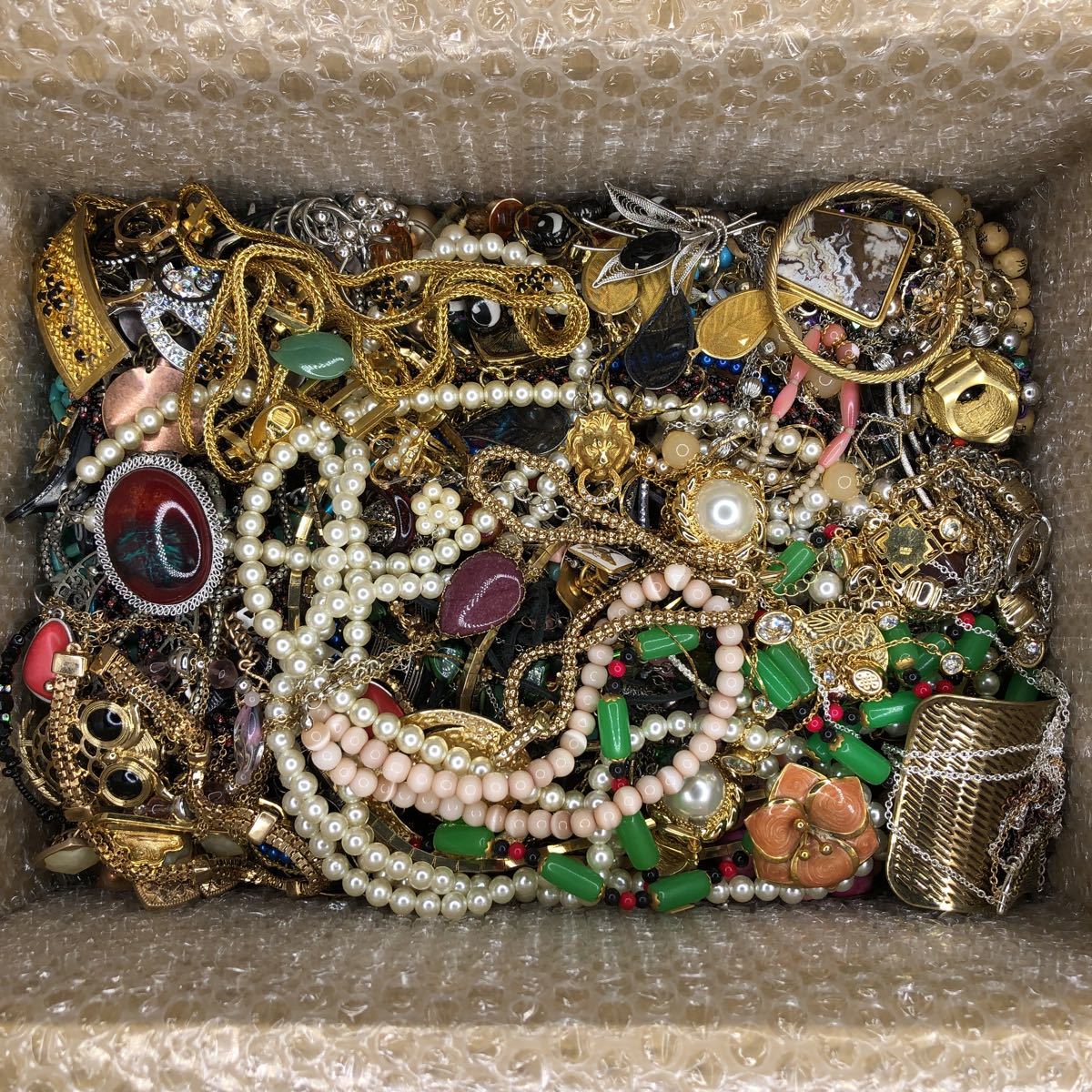 アクセサリー まとめ売りのYahoo!オークション(旧ヤフオク!)の相場