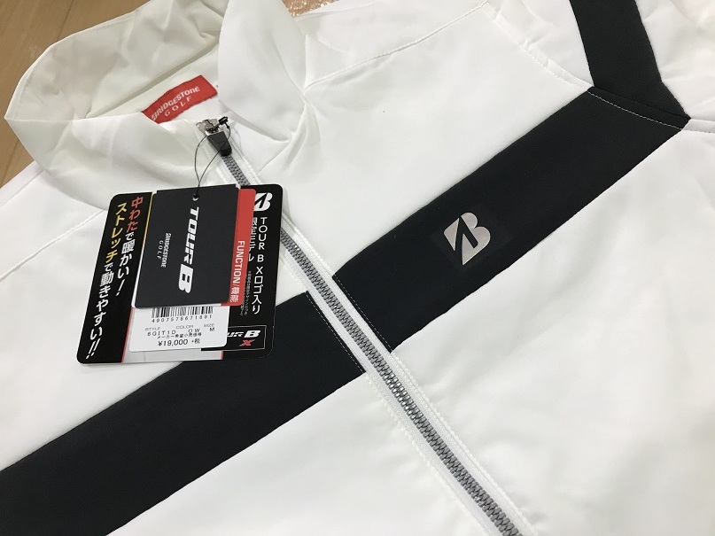 安い，爆買い BRIDGESTONE GOLF ブリヂストンゴルフ TOUR B ストレッチ 中綿ジャケット 6GIT1D ホワイト Ｍ(ジャンパー、ジャケット)｜売買されたオークション情報、yahooの商品情報をアーカイブ公開 - オークファ ジャンパー、ジャケット