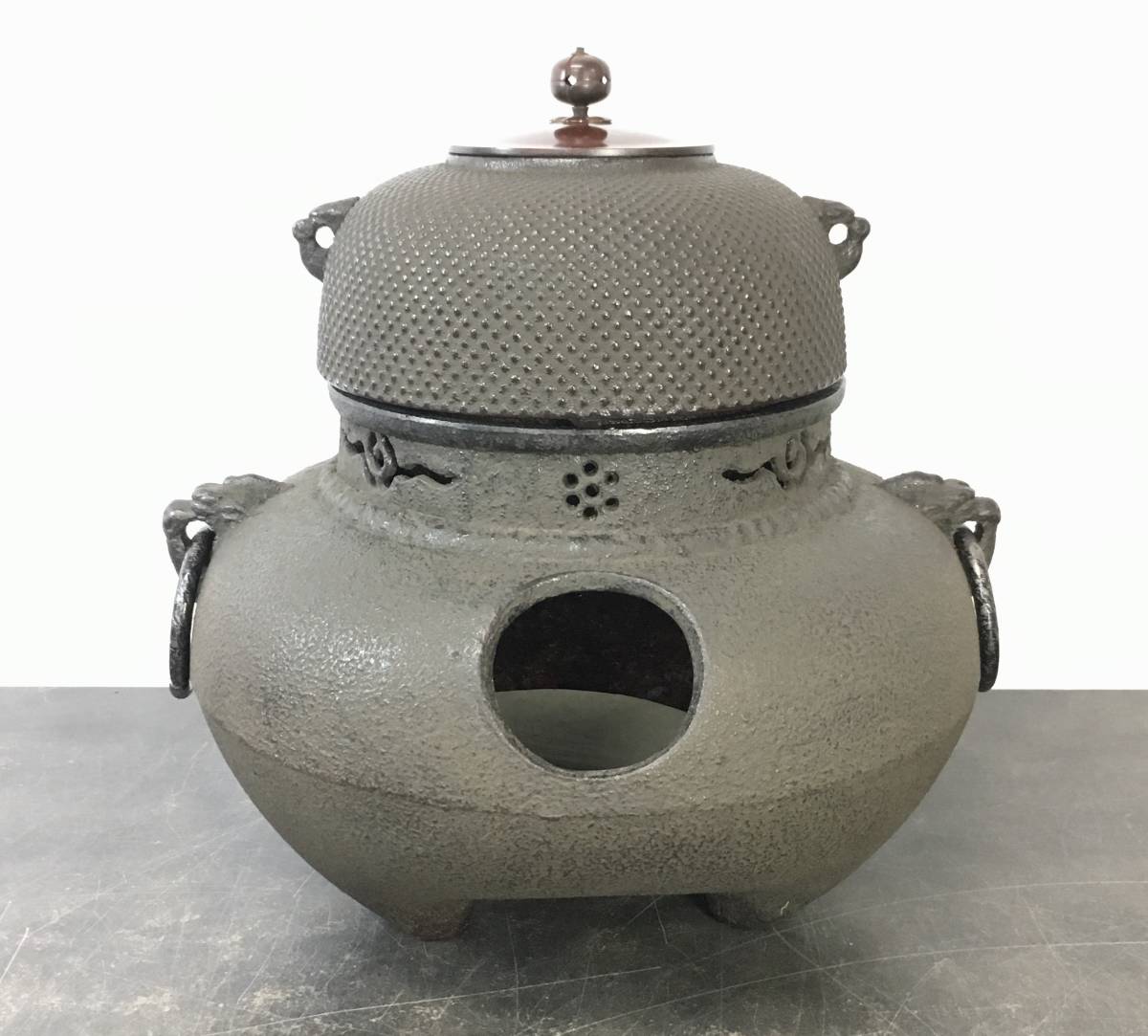 ☆ 龍敏堂 鬼面風炉 謹言作 風炉釜 鉄製風炉 茶釜鉄瓶 鉄釜